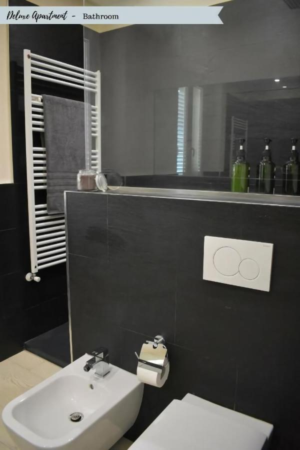 Front Beach Apartments Виареджо Экстерьер фото