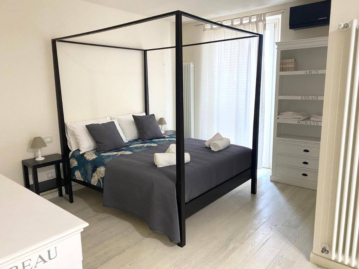 Front Beach Apartments Виареджо Экстерьер фото